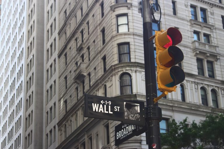 wall st broadway red light