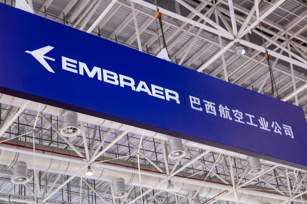 Menos com menos... Veja a jornada da Embraer (EMBR3) por recuperação de vendas