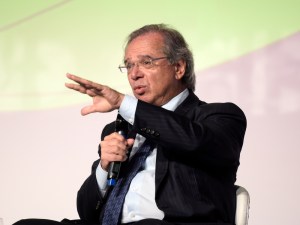 O ministro da Economia, Paulo Guedes, durante uma entrevista coletiva