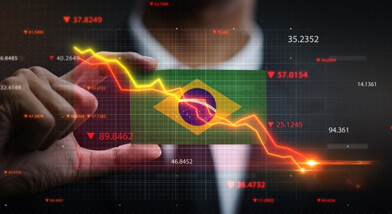 Gráfico apontando queda do mercado brasileiro