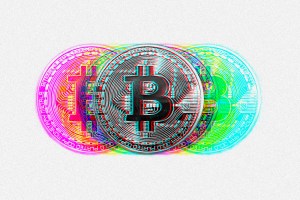 Moedas físicas de Bitcoin desfocadas