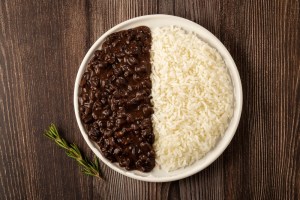 prato de arroz com feijão