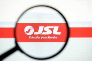 lupa sobre logotipo da JSL
