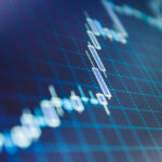 Ibovespa inicia o dia em alta com atenção a dados domésticos e cenário internacional