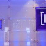 Ibovespa reabre após o Natal, supera cautela política e fecha em alta