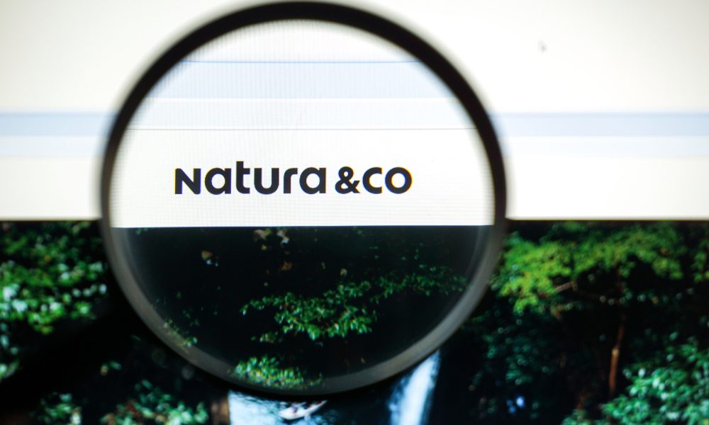 Mesmo no topo dos mercados em que atua, a Natura (NTCO3) não enxergou saída para enfrentar o cenário a não ser um enxugamento.