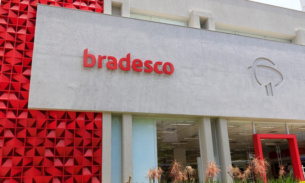 Foto de fachada de agência do Bradesco