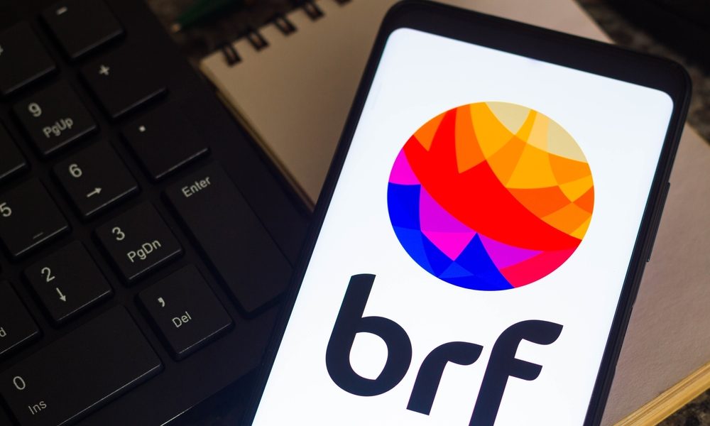 Celular com logo da BRF