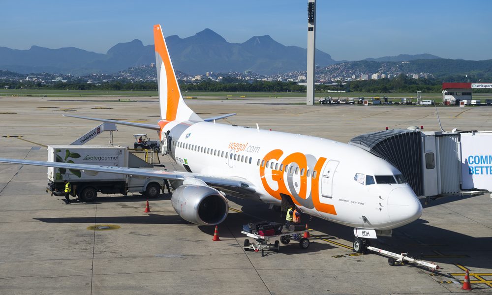 Avião da GOL pousado em aeroporto do Rio de Janeiro